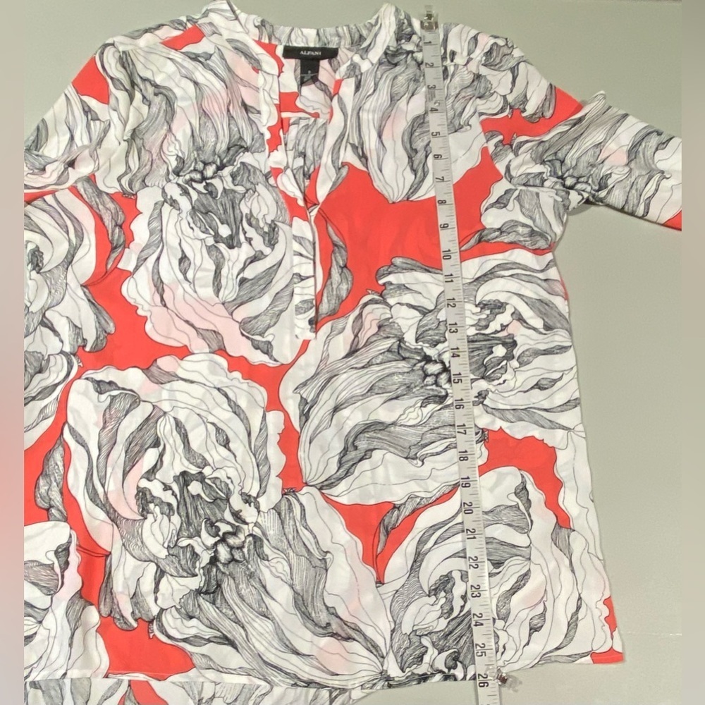Alfani Floral Coral / Black / White Top, size 8 - Picture 9 of 10